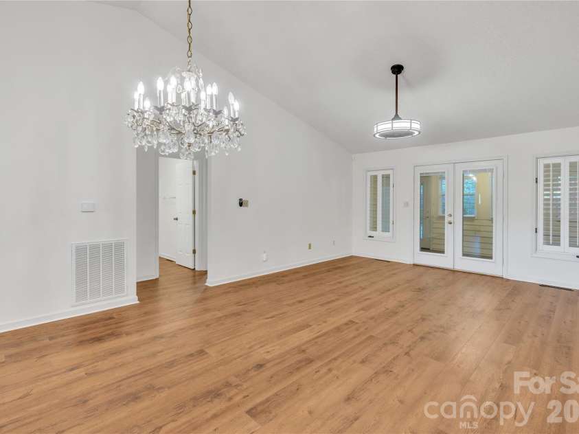 401 Wellington Hills Circle, Salisbury, NC 28147.  MLS# CAR4371552, YatesRealty ID 16970. 