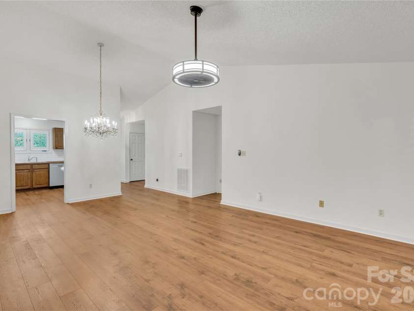 401 Wellington Hills Circle, Salisbury, NC 28147.  MLS# CAR4371552, YatesRealty ID 16970. 
