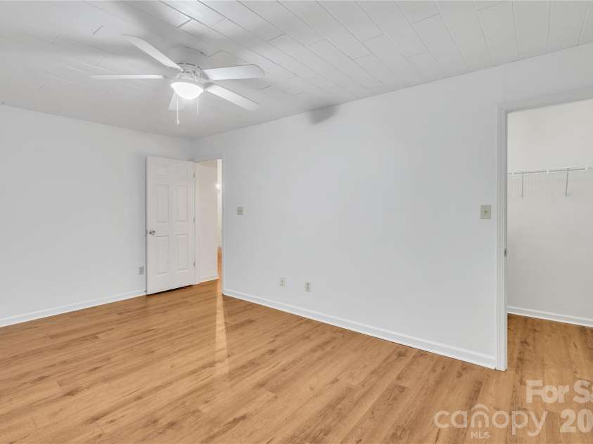 401 Wellington Hills Circle, Salisbury, NC 28147.  MLS# CAR4371552, YatesRealty ID 16970. 