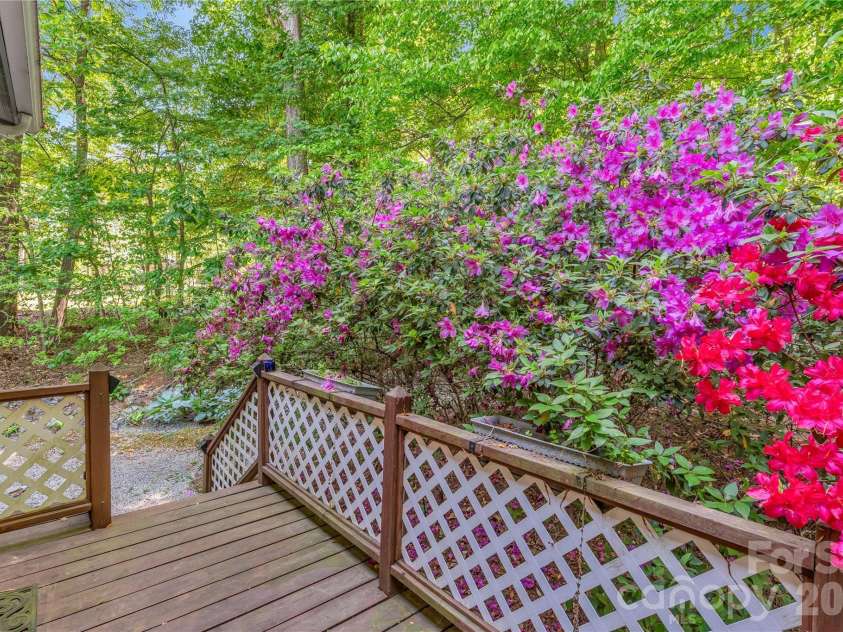401 Wellington Hills Circle, Salisbury, NC 28147.  MLS# CAR4371552, YatesRealty ID 16970. 