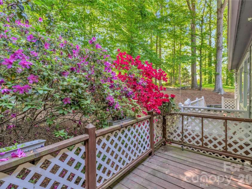 401 Wellington Hills Circle, Salisbury, NC 28147.  MLS# CAR4371552, YatesRealty ID 16970. 