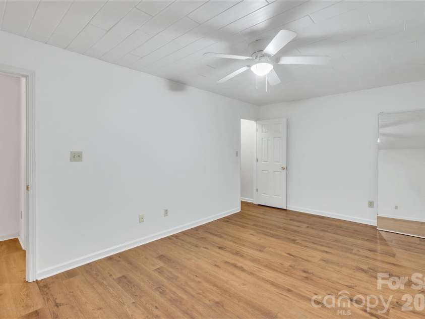 401 Wellington Hills Circle, Salisbury, NC 28147.  MLS# CAR4371552, YatesRealty ID 16970. 