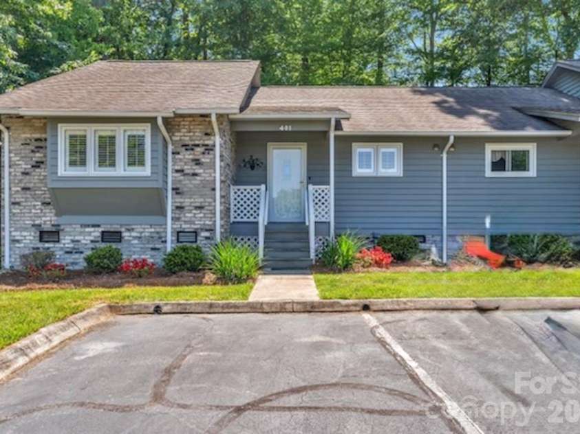 401 Wellington Hills Circle, Salisbury, NC 28147.  MLS# CAR4371552, YatesRealty ID 16970. 