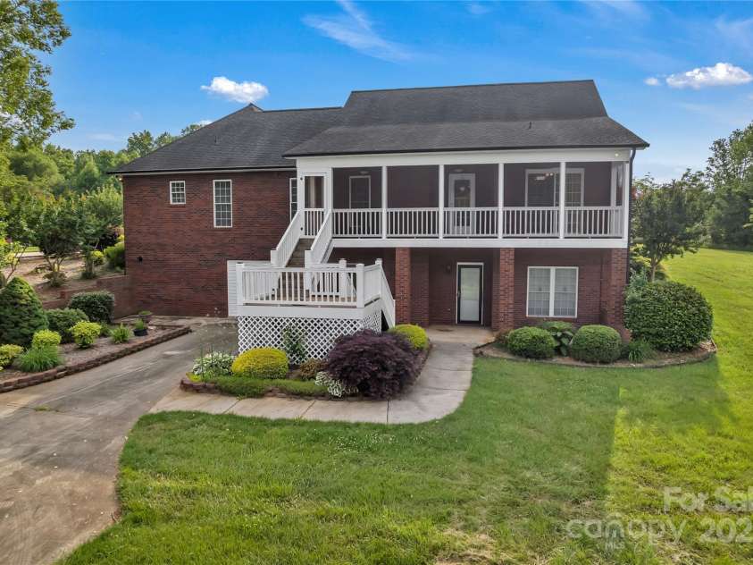 814 Settlers Drive, Cherryville, NC 28021.  MLS# CAR4259654, YatesRealty ID 16970. 