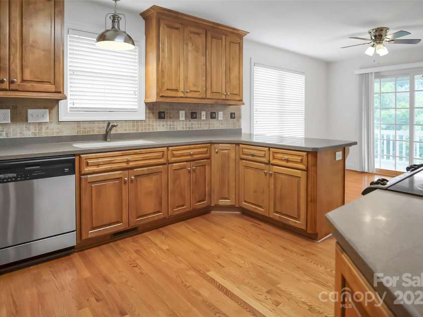 814 Settlers Drive, Cherryville, NC 28021.  MLS# CAR4259654, YatesRealty ID 16970. 