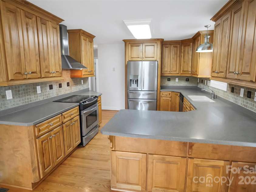 814 Settlers Drive, Cherryville, NC 28021.  MLS# CAR4259654, YatesRealty ID 16970. 