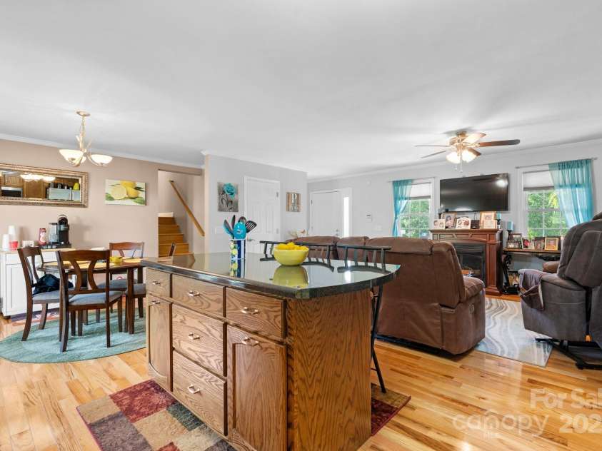 10 Hunters Ridge Court, Granite Falls, NC 28630.  MLS# CAR4262956, YatesRealty ID 16971. 