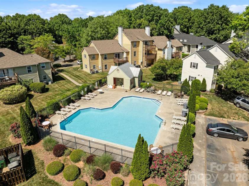 3302 Selwyn Farms Lane, Charlotte, NC 28209.  MLS# CAR4374401, YatesRealty ID 16971. 