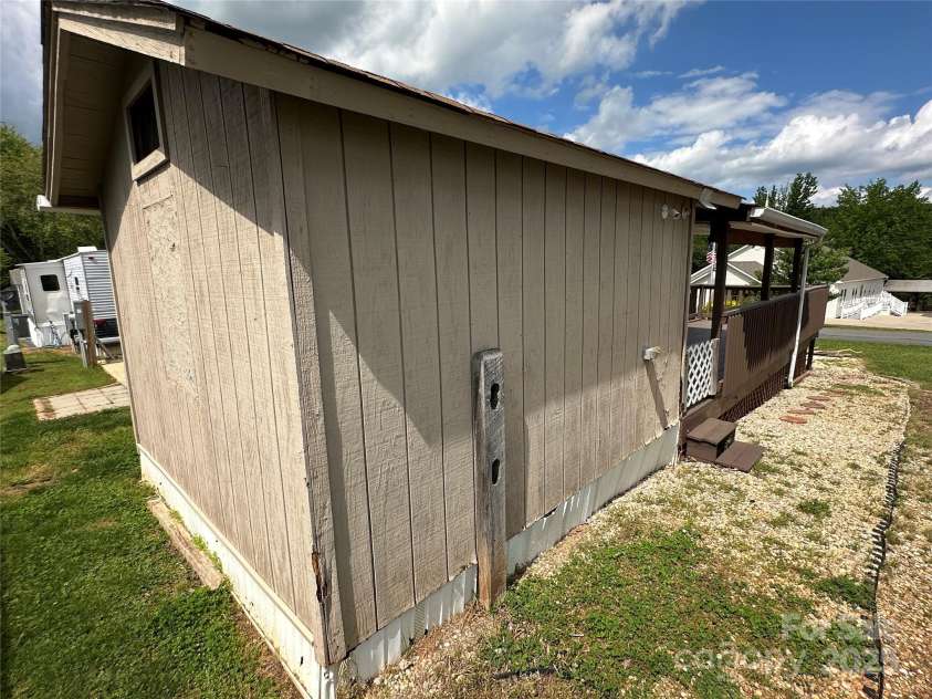 116 Dove Lane, New London, NC 28127.  MLS# CAR4249936, YatesRealty ID 16972. 