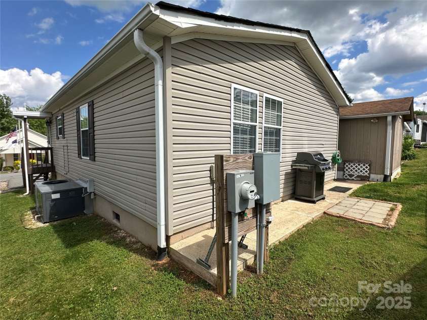 116 Dove Lane, New London, NC 28127.  MLS# CAR4249936, YatesRealty ID 16972. 