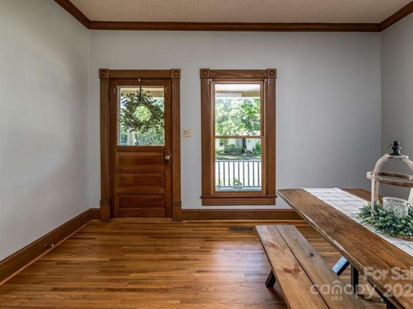 328 Center Avenue, Mooresville, NC 28115.  MLS# CAR4260096, YatesRealty ID 16972. 