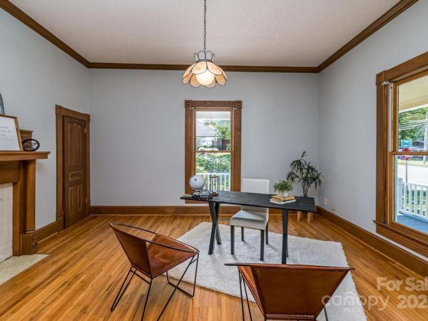 328 Center Avenue, Mooresville, NC 28115.  MLS# CAR4260096, YatesRealty ID 16972. 