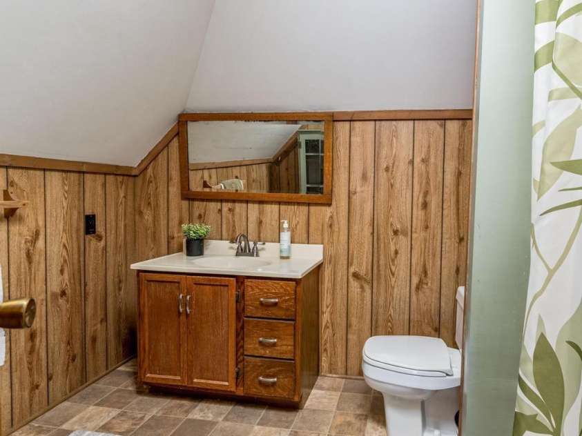 328 Center Avenue, Mooresville, NC 28115.  MLS# CAR4260096, YatesRealty ID 16972. 