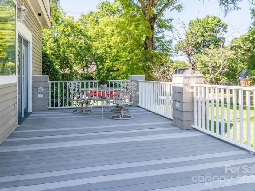 328 Center Avenue, Mooresville, NC 28115.  MLS# CAR4260096, YatesRealty ID 16972. 