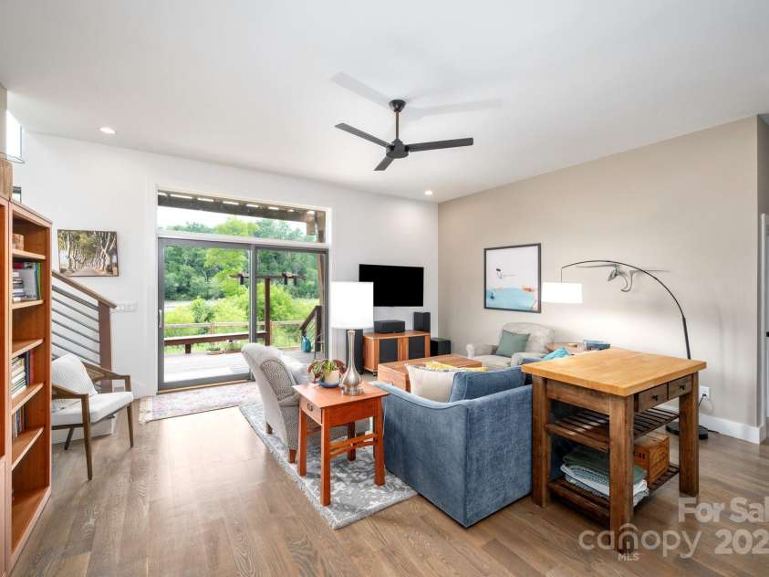 34 River Run, Asheville, NC 28804.  MLS# CAR4260631, YatesRealty ID 16973. More light, more life, flexible spaces