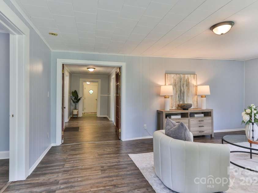 2126 Robby Drive, Maiden, NC 28650.  MLS# CAR4258443, YatesRealty ID 16976. 