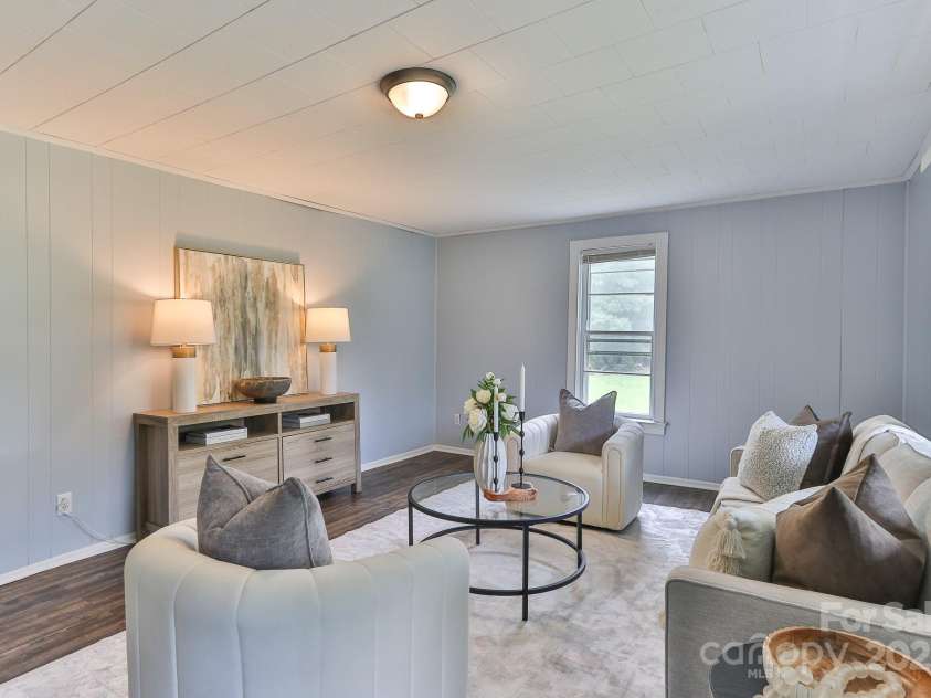 2126 Robby Drive, Maiden, NC 28650.  MLS# CAR4258443, YatesRealty ID 16976. 