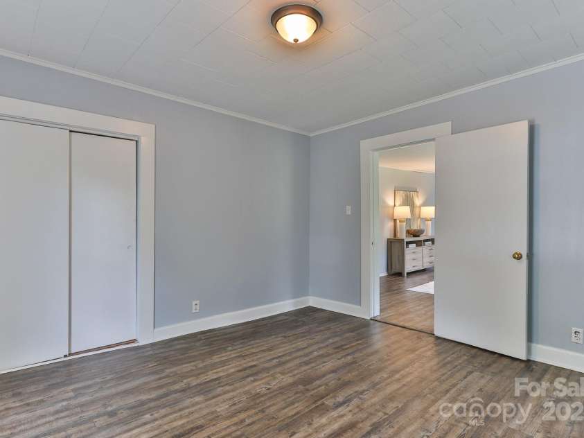 2126 Robby Drive, Maiden, NC 28650.  MLS# CAR4258443, YatesRealty ID 16976. 