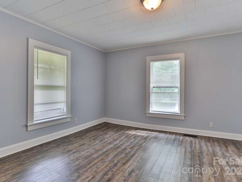 2126 Robby Drive, Maiden, NC 28650.  MLS# CAR4258443, YatesRealty ID 16976. 