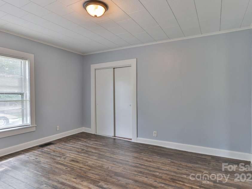 2126 Robby Drive, Maiden, NC 28650.  MLS# CAR4258443, YatesRealty ID 16976. 