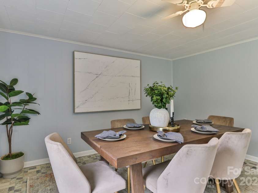 2126 Robby Drive, Maiden, NC 28650.  MLS# CAR4258443, YatesRealty ID 16976. 