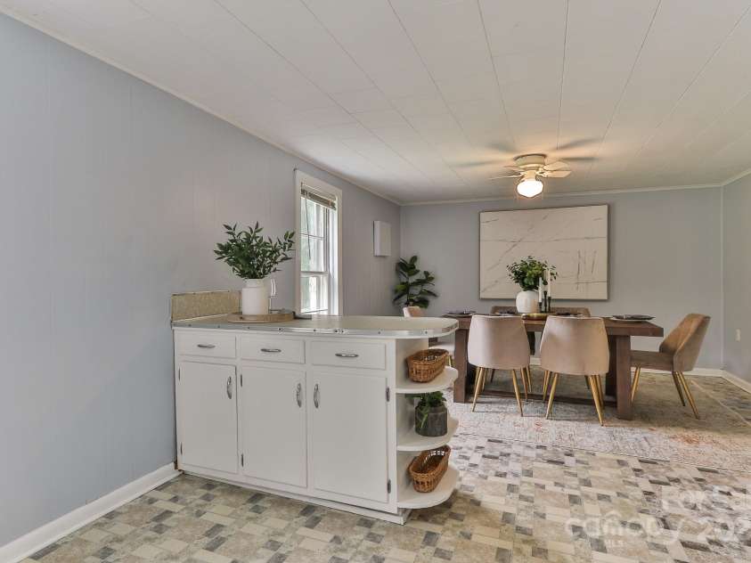 2126 Robby Drive, Maiden, NC 28650.  MLS# CAR4258443, YatesRealty ID 16976. 