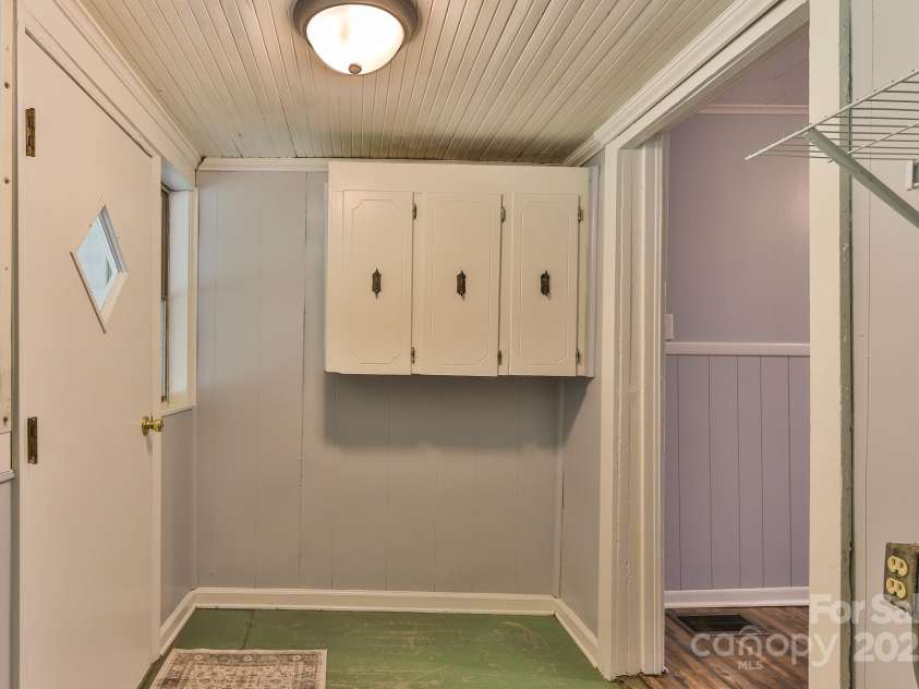 2126 Robby Drive, Maiden, NC 28650.  MLS# CAR4258443, YatesRealty ID 16976. 