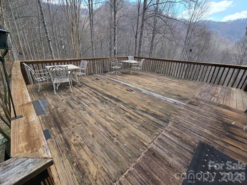 987 West Road, Hot Springs, NC 28743.  MLS# CAR4363967, YatesRealty ID 16977. 