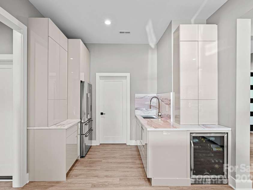 127 Holt Lane, Mooresville, NC 28117.  MLS# CAR4248273, YatesRealty ID 16978. Butlery Area, Walk-In Pantry