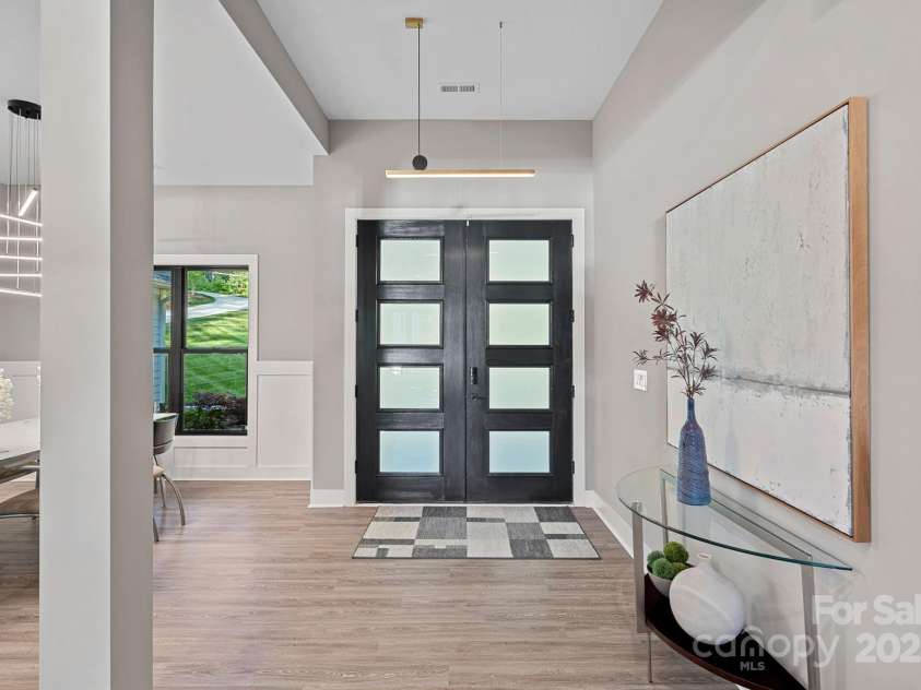 127 Holt Lane, Mooresville, NC 28117.  MLS# CAR4248273, YatesRealty ID 16978. Custom Front Entry Door