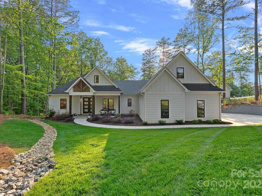 127 Holt Lane, Mooresville, NC 28117.  MLS# CAR4248273, YatesRealty ID 16978. Front Exterior