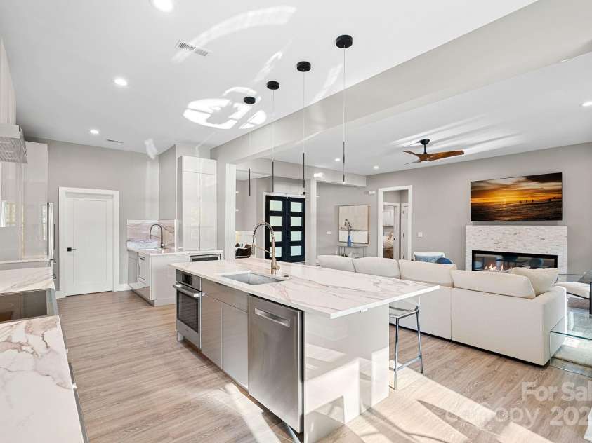 127 Holt Lane, Mooresville, NC 28117.  MLS# CAR4248273, YatesRealty ID 16978. Main Floor - Open-Concept from Breakfast Nook