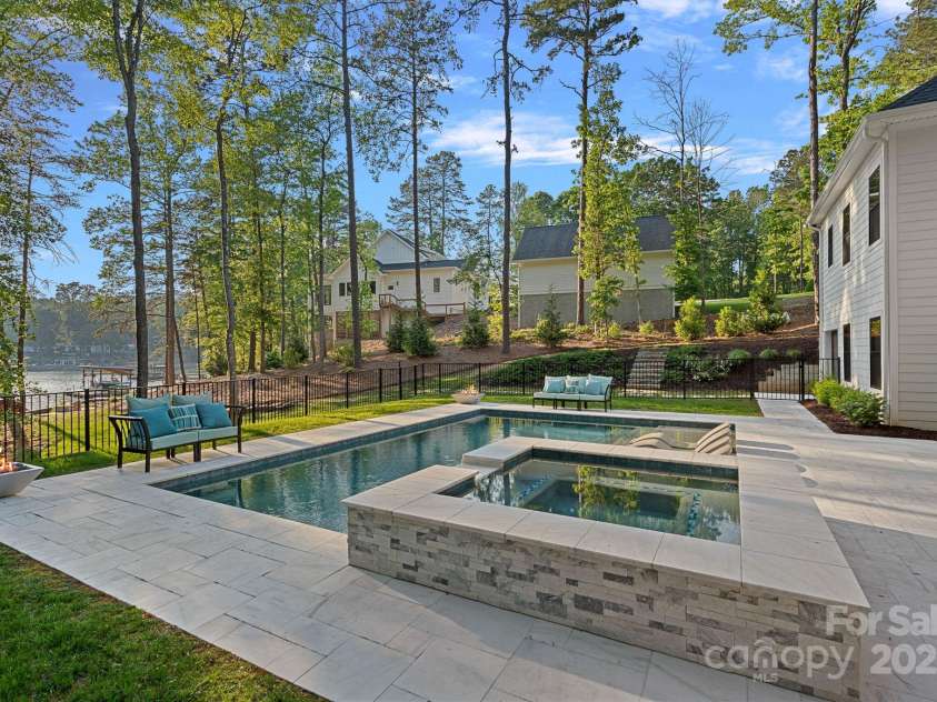 127 Holt Lane, Mooresville, NC 28117.  MLS# CAR4248273, YatesRealty ID 16978. Pool/Spa