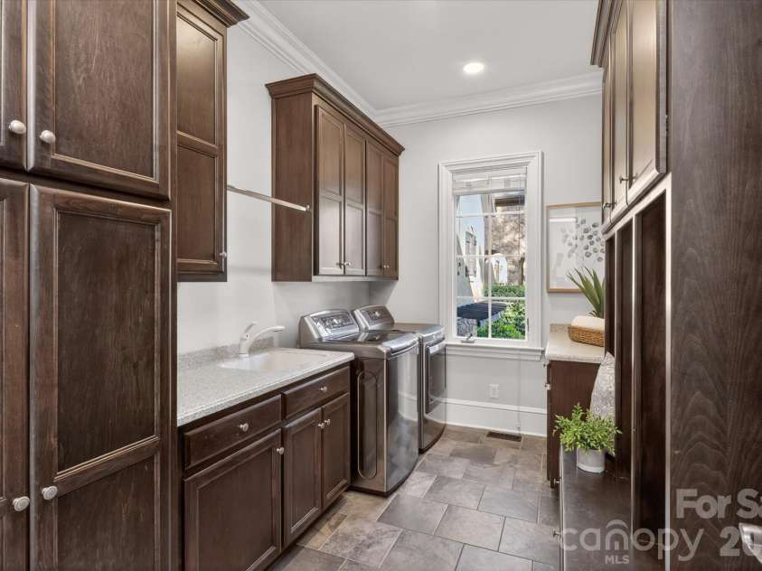 1629 Lookout Circle, Waxhaw, NC 28173.  MLS# CAR4359156, YatesRealty ID 16978. 