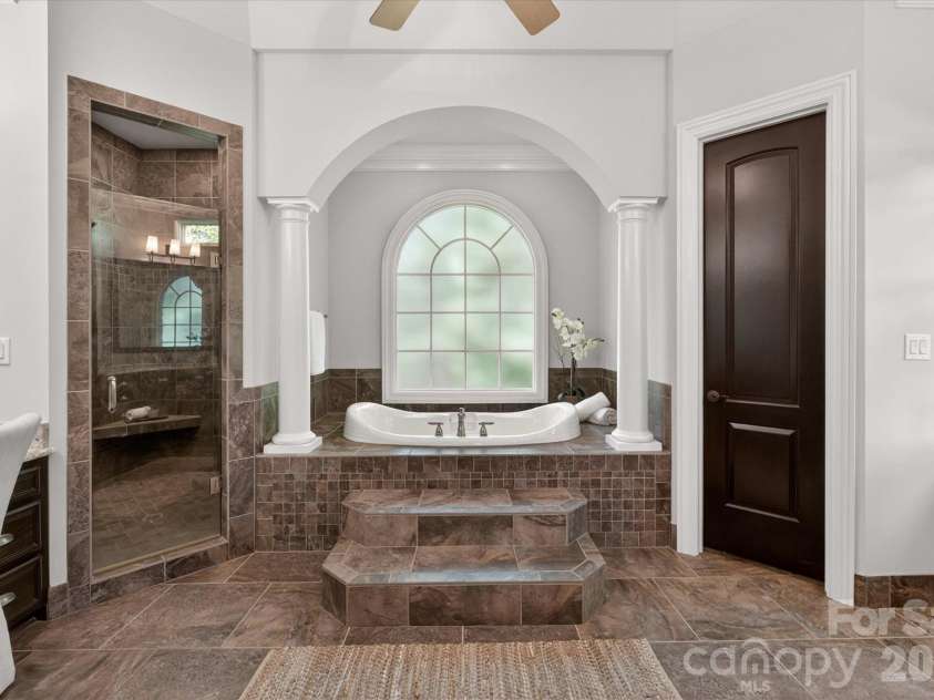 1629 Lookout Circle, Waxhaw, NC 28173.  MLS# CAR4359156, YatesRealty ID 16978. 
