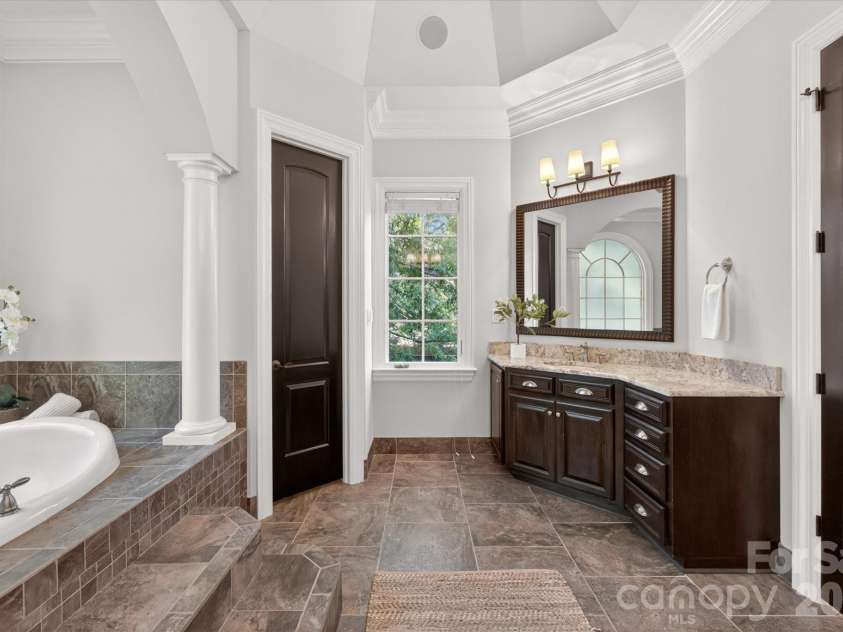 1629 Lookout Circle, Waxhaw, NC 28173.  MLS# CAR4359156, YatesRealty ID 16978. 