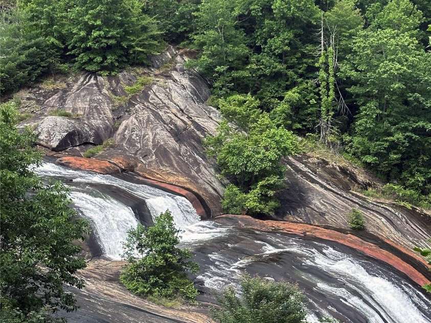 221 Toxaway Falls Drive, Lake Toxaway, NC 28747.  MLS# CAR4246910, YatesRealty ID 16979. 