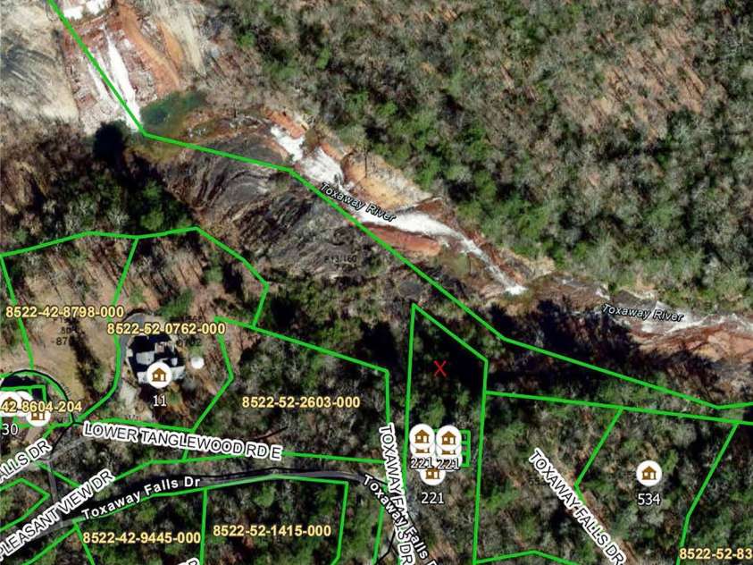 221 Toxaway Falls Drive, Lake Toxaway, NC 28747.  MLS# CAR4246910, YatesRealty ID 16979. Aerial