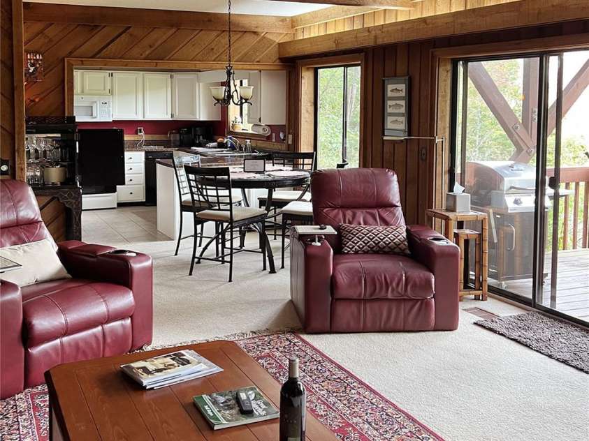 221 Toxaway Falls Drive, Lake Toxaway, NC 28747.  MLS# CAR4246910, YatesRealty ID 16979. Great room as you enter