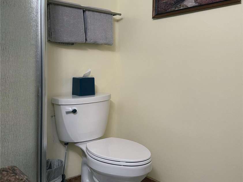 221 Toxaway Falls Drive, Lake Toxaway, NC 28747.  MLS# CAR4246910, YatesRealty ID 16979. Guest bath