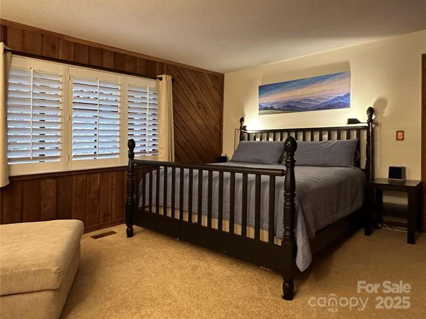 221 Toxaway Falls Drive, Lake Toxaway, NC 28747.  MLS# CAR4246910, YatesRealty ID 16979. Primary