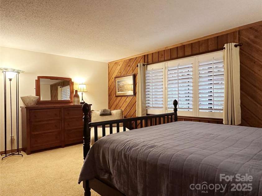 221 Toxaway Falls Drive, Lake Toxaway, NC 28747.  MLS# CAR4246910, YatesRealty ID 16979. Primary