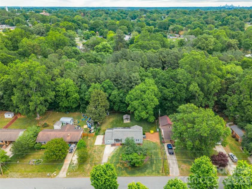 245 Mellon Road, Belmont, NC 28012.  MLS# CAR4376180, YatesRealty ID 16979. 