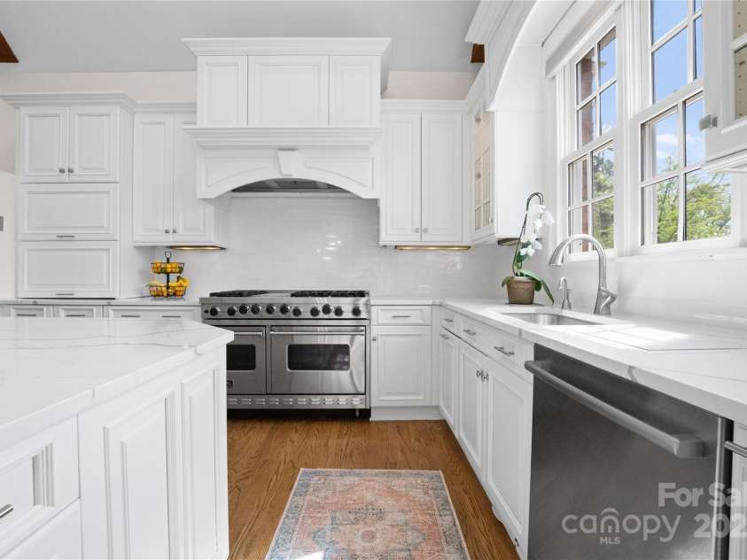 1754 Sterling Road, Charlotte, NC 28209.  MLS# CAR4223430, YatesRealty ID 1698. 