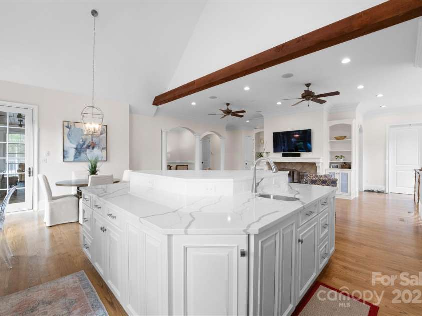 1754 Sterling Road, Charlotte, NC 28209.  MLS# CAR4223430, YatesRealty ID 1698. 