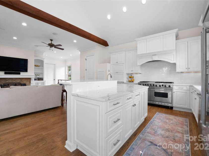 1754 Sterling Road, Charlotte, NC 28209.  MLS# CAR4223430, YatesRealty ID 1698. 