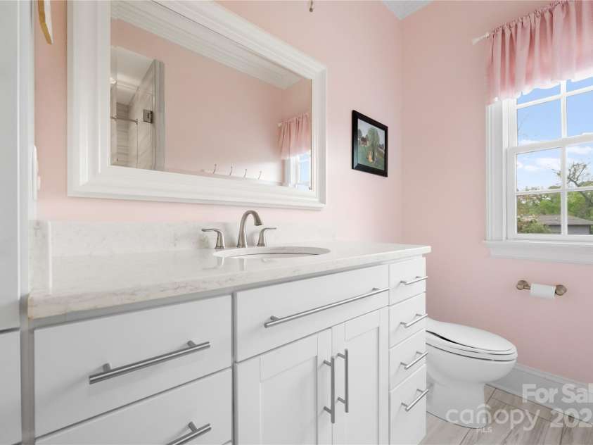 1754 Sterling Road, Charlotte, NC 28209.  MLS# CAR4223430, YatesRealty ID 1698. 