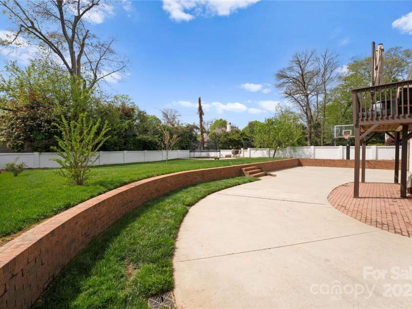1754 Sterling Road, Charlotte, NC 28209.  MLS# CAR4223430, YatesRealty ID 1698. 