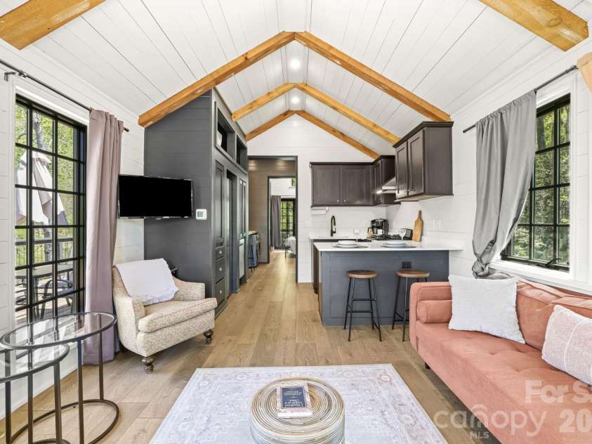 261 Rock Face Trail, Highlands, NC 28741.  MLS# CAR4376026, YatesRealty ID 16980. 