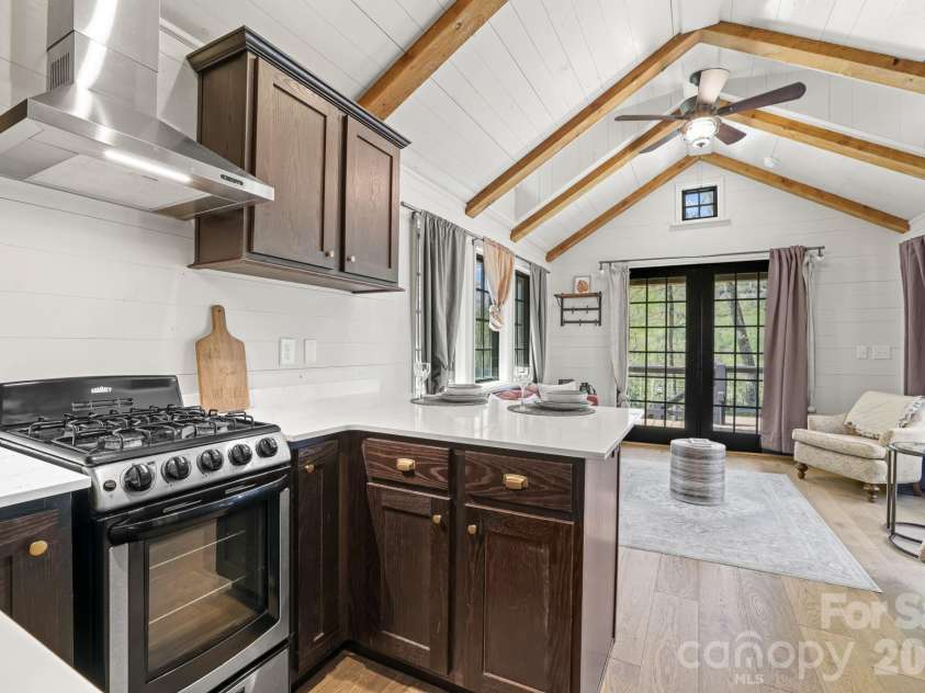 261 Rock Face Trail, Highlands, NC 28741.  MLS# CAR4376026, YatesRealty ID 16980. 